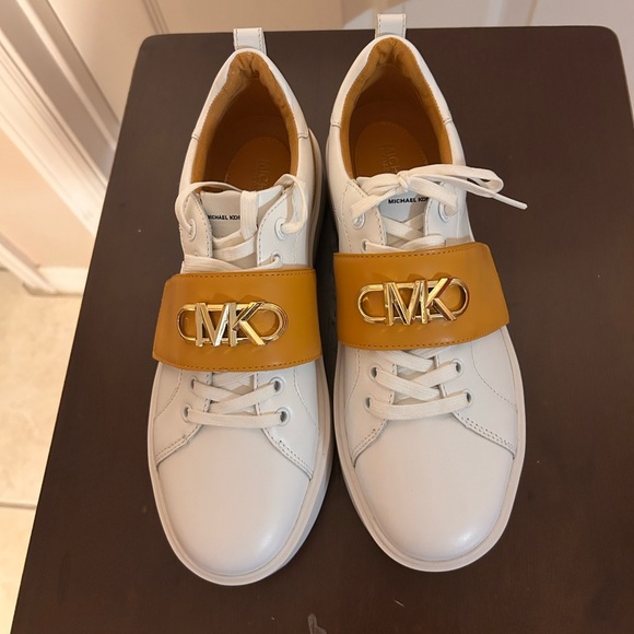 Micheal Kors sneakers - Picture 1 of 1